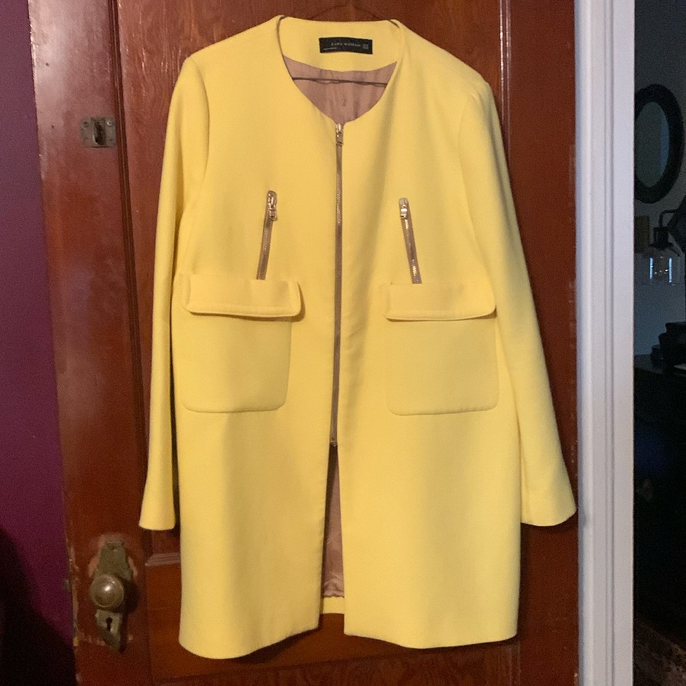 Stunning Lemon Coat.